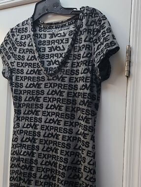 EXPRESS Grey And Black Logo Love Tee Size Medium